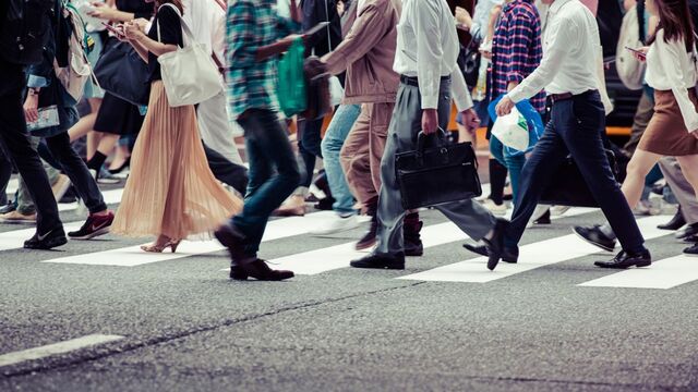 【少子化】「家族を持って一人前」という『圧』が消えた　日本の出生率が低下し続ける文化的な背景を、文化人類学者が考察