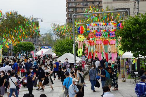 なんと花火打ち上げ、見送りへ…“関東三大”人気祭り、昨年やっと花火復活していた　打ち上げ最大規模で客増、大混雑で身動きが取りづらく　さらに花火中止期間に住宅増え、花火の燃えかす飛散…清掃も追い付かず