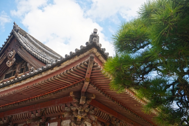 中国人富豪さん、日本の神社仏閣の買収を開始。。。東京で一番デカい火葬場も買収済み