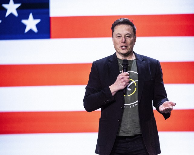 【大統領選】イーロン・マスク氏、激戦州で「毎日1人に100万ドル（約1億5000万円）」のお金配り　共和党支援