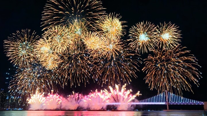 【韓国ネット】 100万人以上が集まった韓国の世界的花火大会でまさかのハプニング＝「管理がずさん」