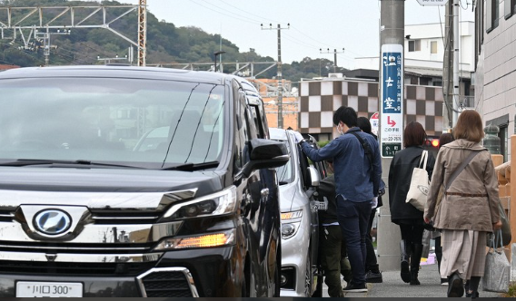 【社会】   白タク行為疑い、中国籍34歳逮捕　「友達の友達乗せただけ」と否認