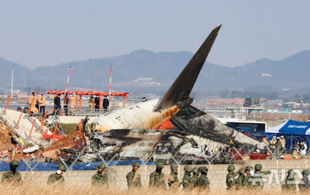 韓国「コンクリート壁は他の空港にもある(ｷﾘｯ」