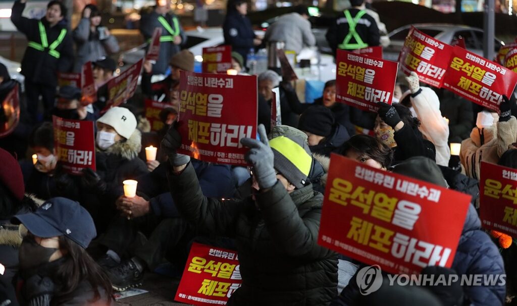 「弾劾表決、まさに今日！」全国市民、続々とソウルに集結　ろうそく大行進に火力集中